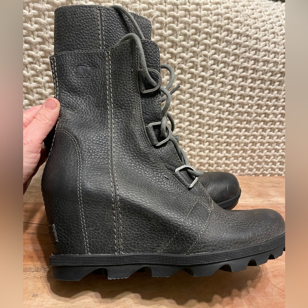 Sorel Joan of Arctic Wedge II boots, women’s 9.5